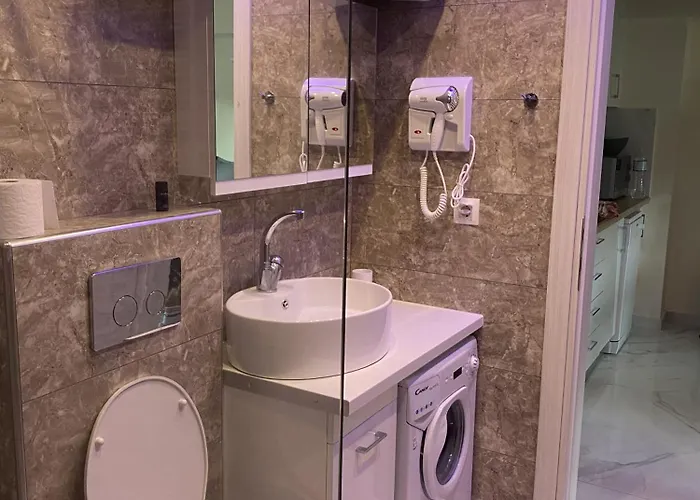 13 In Hermes, Katerini